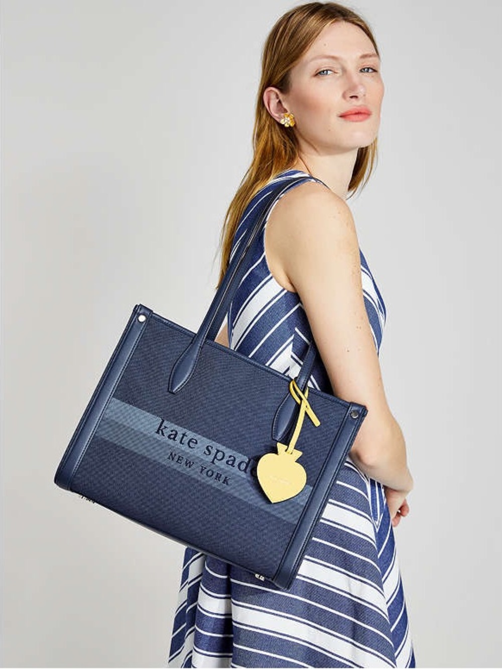 kate spade Market denim Navy Canvas Tote with Yellow Heart Charm NWOT - Picture 3 of 10